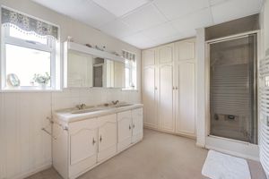 Dressing Room/ Ensuite- click for photo gallery